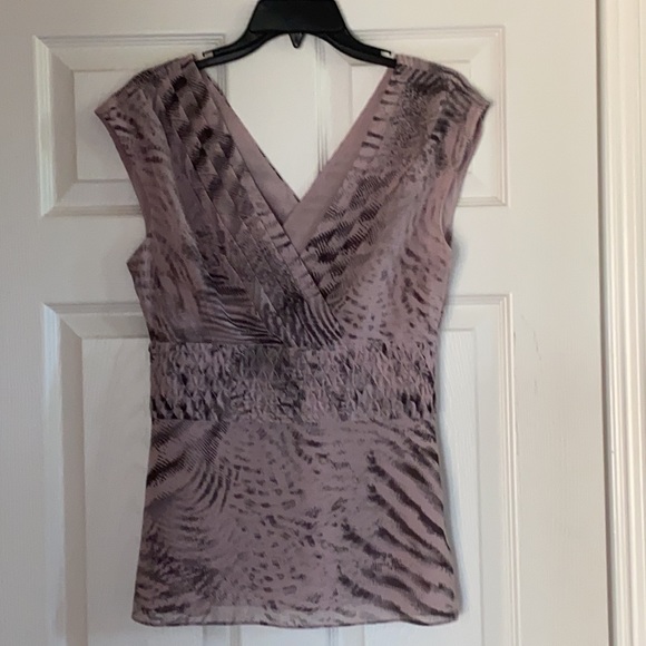 Banana Republic crossover top - Picture 2 of 9